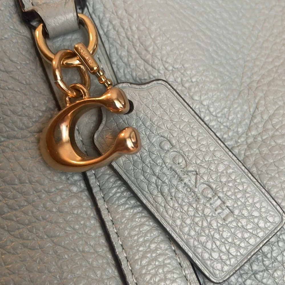 🌹COACH JOY Minty Blue Leather Extra Large Tote! - Picture 10 of 16